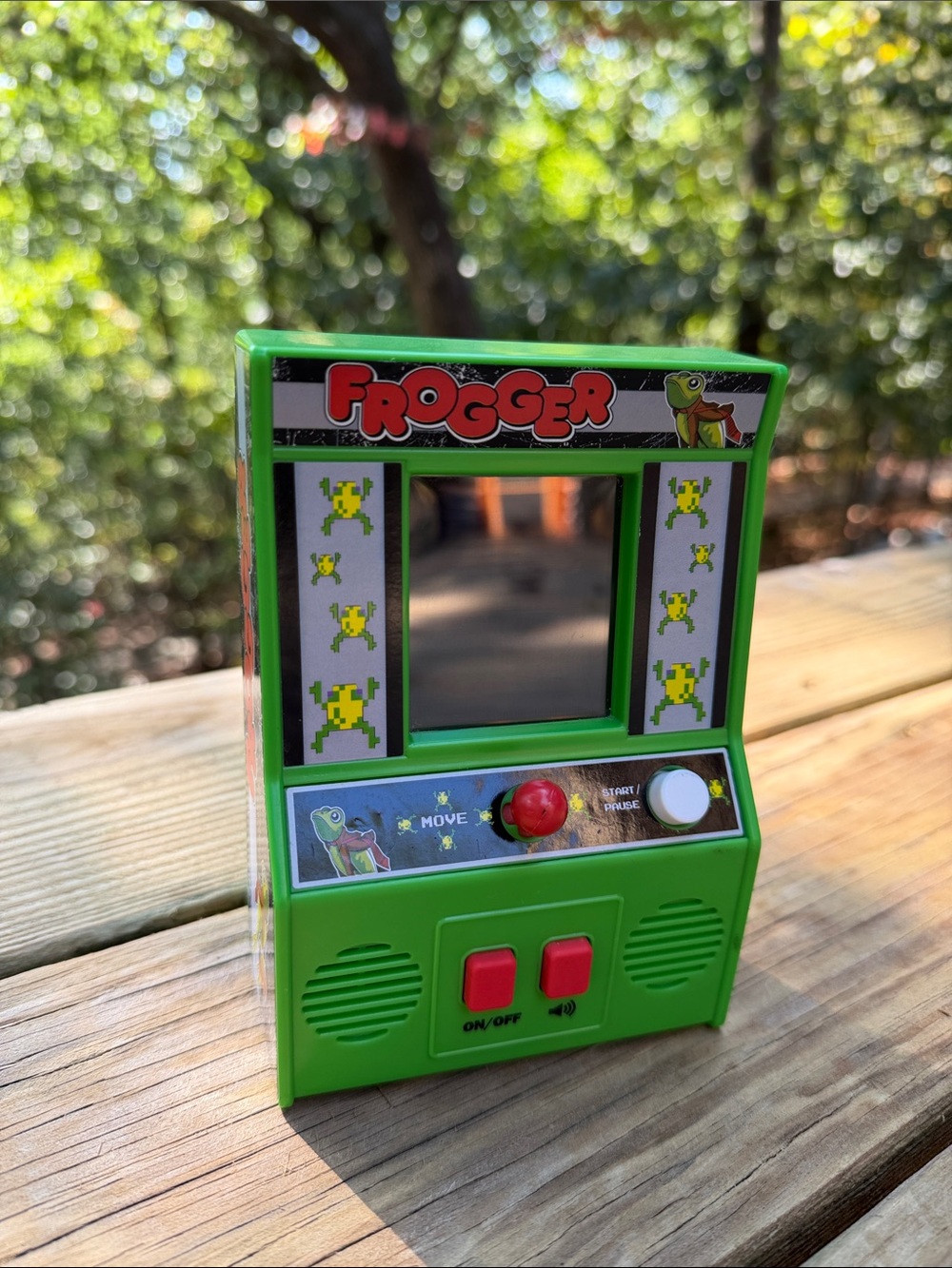 FROGGER HANDHELD VIDEO GAME